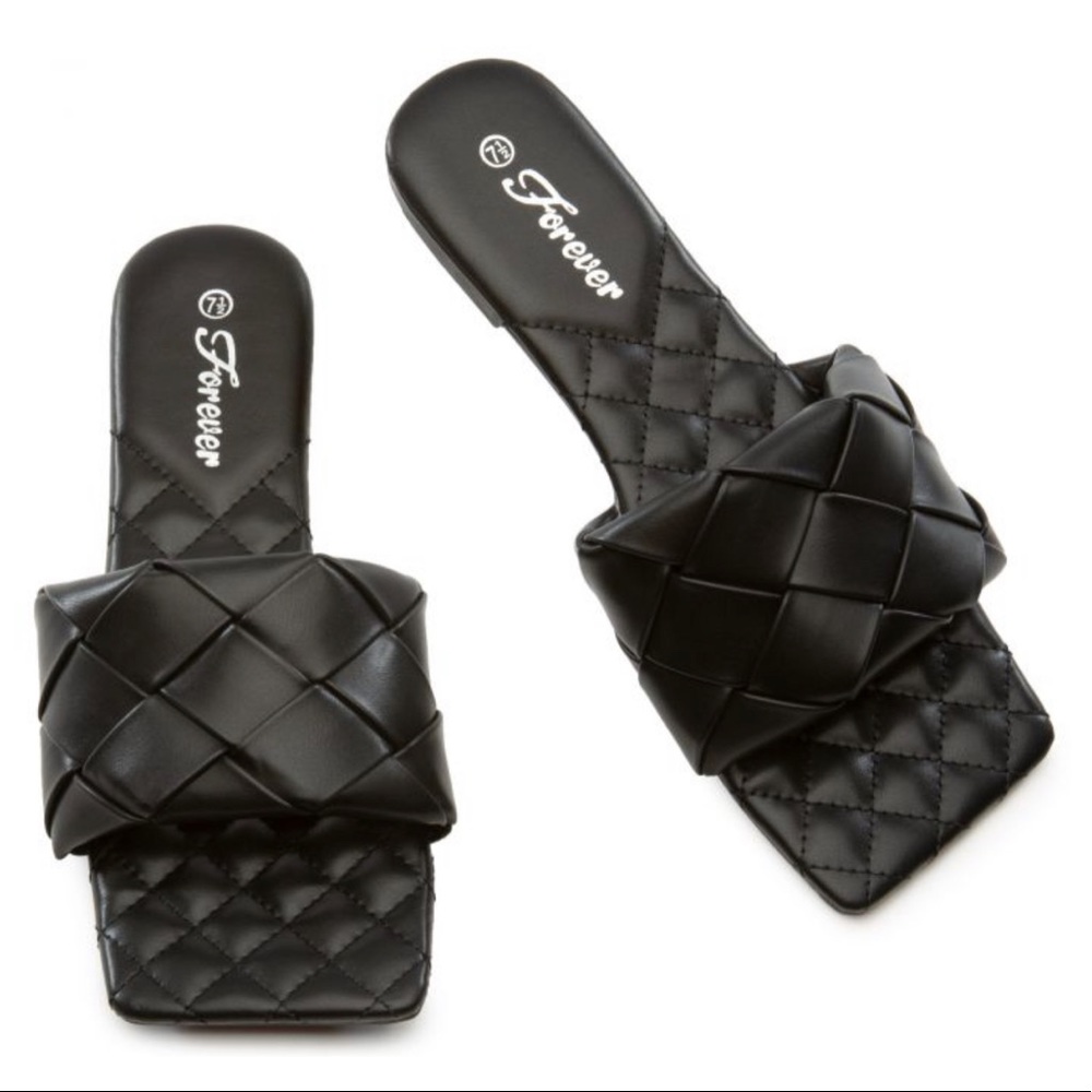 Forever Link International Padded-18 Flat Sandals
